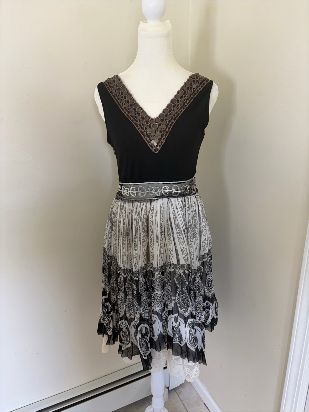 Vintage black V-neck bodice accented with brown sequins embroidered midi dress